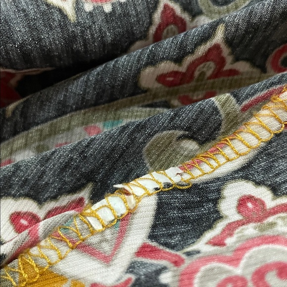 Paisley Grace Paisley Print Tunic Top - Picture 6 of 10